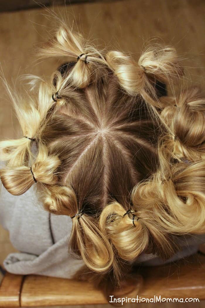 Pinwheel Highlighting - This simple technique guarantees you a natural highlighted look everytime. No experience needed to create a gorgeous salon look!
