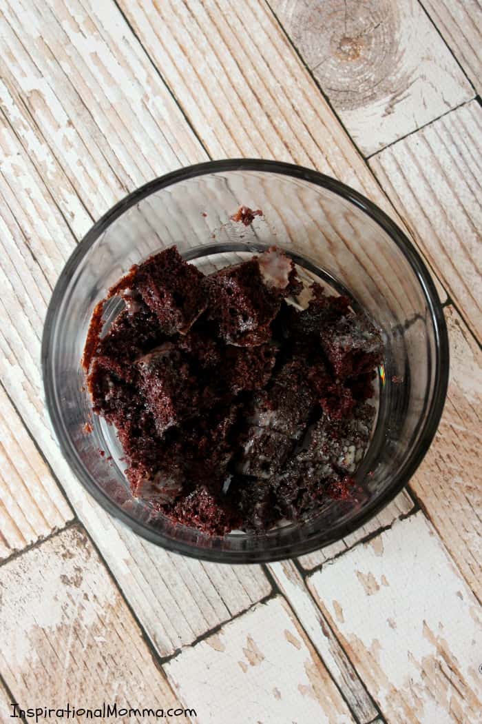 This Scoop of Heaven Trifle has rich Devil's Food cake, smooth whipped cream, sweet caramel, and crunchy toffee...the perfect dessert! Need I say more? #inspirationalmomma #trifle #chocolate #caramel #betterthansexcake #cake #dessert #desserts #heath #recipe