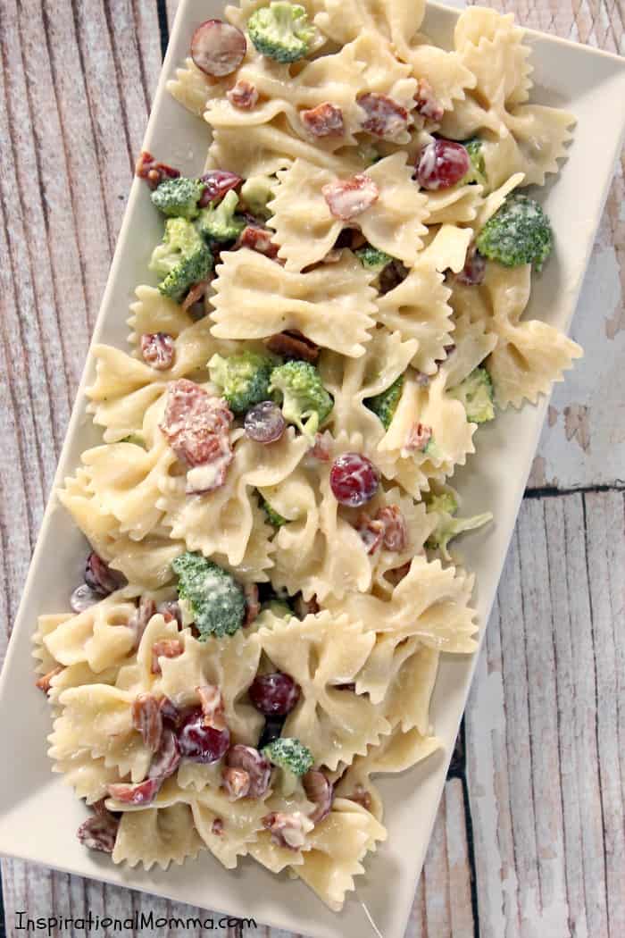 This Creamy Bacon & Broccoli Pasta is the perfect addition to any meal. Fresh, crunchy, and sweet! #TimelessPizza #CollectiveBias