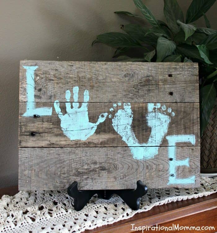 Show someone just how appreciated they are with this DIY Love Hand & Foot Print Sign. Made from an old pallet, this project is easy and inexpensive!