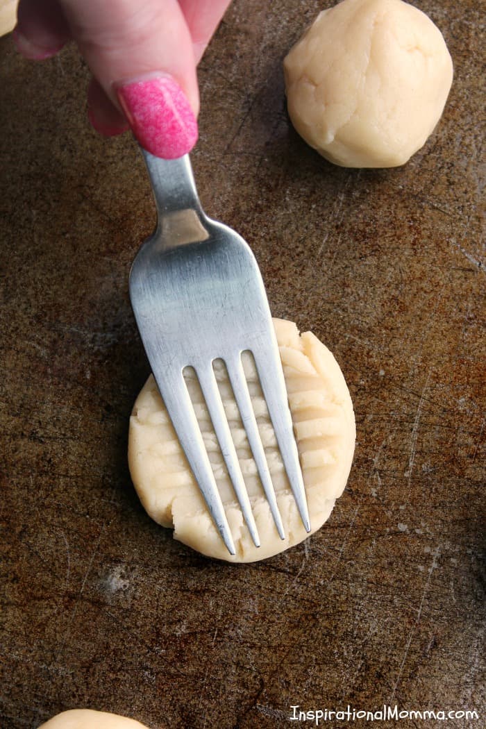 Soft & Simple Sugar Cookies will quickly be added to your "favorites" list! They are easy to make and sure to satisfy everyone!