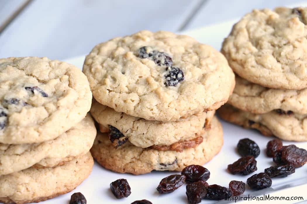 Old-fashioned Chewy Oatmeal Raisin Cookies are definitely a family favorite. Easy to make and even easier to enjoy, these homemade cookies are delicious! #inspirationalmomma #oatmealraisincookies #oatmeal #raisins #cookies #homemade #baking #dessert #desserts