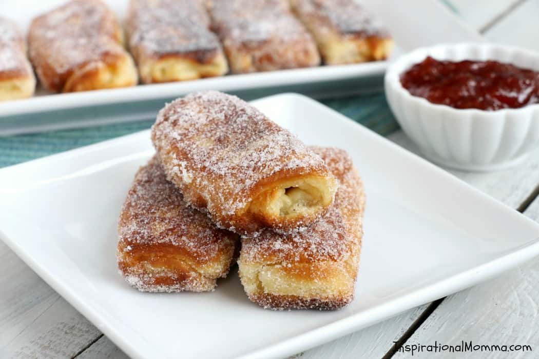 This Peanut Butter and Jelly Roll Up Recipe is a fun twist on a classic snack. A crispy, delicious roll filled with sweet, creamy peanut butter and jelly!