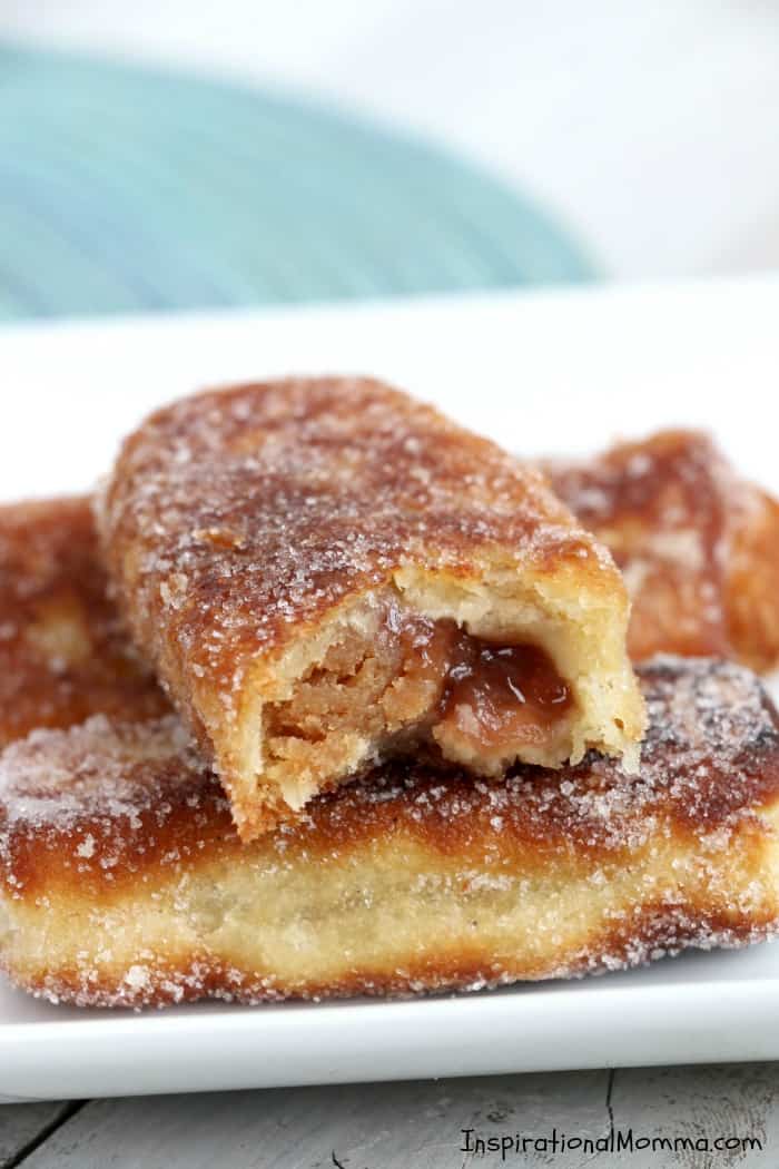 This Peanut Butter and Jelly Roll Up Recipe is a fun twist on a classic snack. A crispy, delicious roll filled with sweet, creamy peanut butter and jelly!