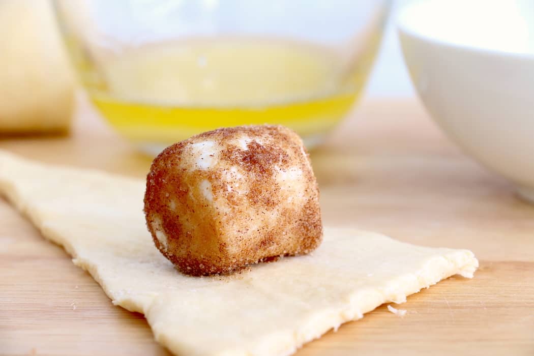 Easter Resurrection Rolls are a delicious way to share the Easter story with your family...flaky crescent rolls filled with sweet marshmallow goodness! #inspirationalmomma #resurrectionrolls #easter #rollrecipe #recipe #baking
