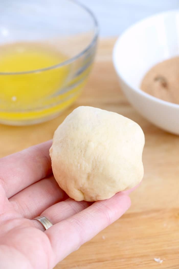 Easter Resurrection Rolls are a delicious way to share the Easter story with your family...flaky crescent rolls filled with sweet marshmallow goodness! #inspirationalmomma #resurrectionrolls #easter #rollrecipe #recipe #baking